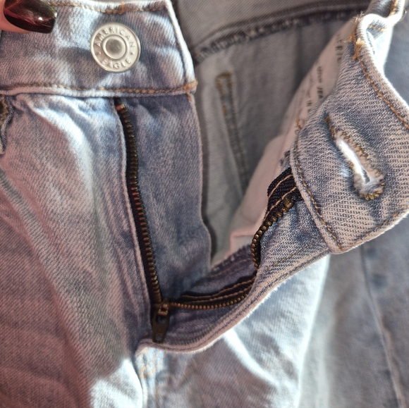American Eagle Outfitters Light Blue  90sStraight Leg Jeans Size 4 regular EUC - Picture 4 of 14